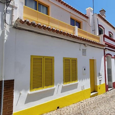 Lovelystay - Yellow Submarine House لاغوس المظهر الخارجي الصورة