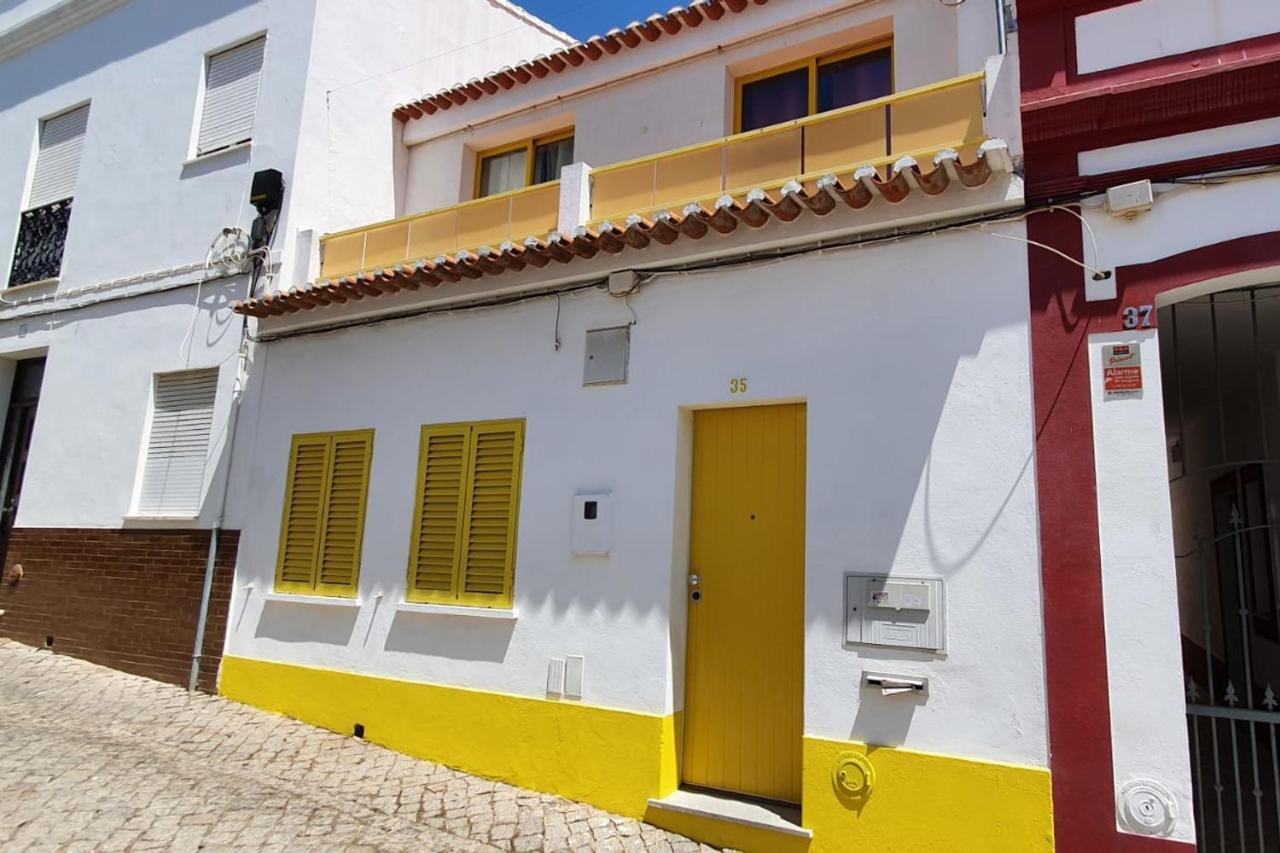 Lovelystay - Yellow Submarine House لاغوس المظهر الخارجي الصورة